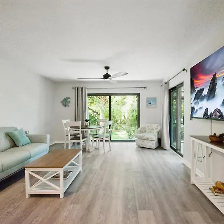 2 Bed/2 Bath Beach Condo
